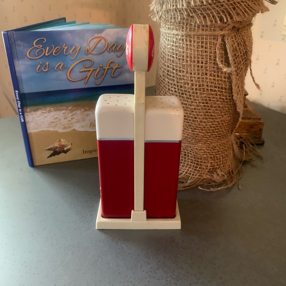 COCA COLA vending machine, gas pump SALT and PEPPER shakers. VINTAGE before 2000 - Picture 3 of 8